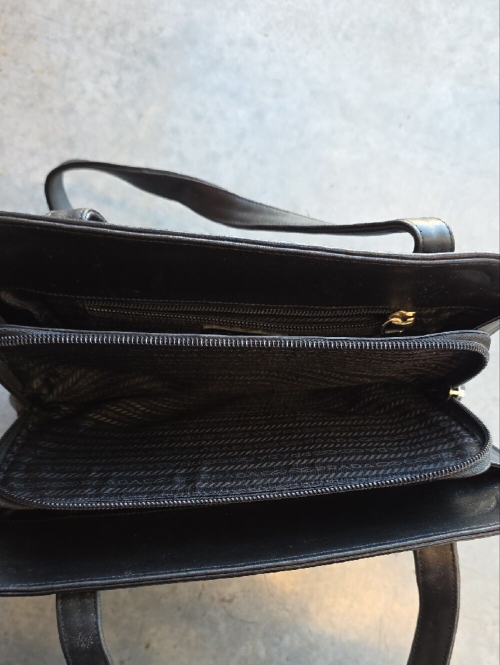 Prada Black Leather Purse - Picture 4 of 4